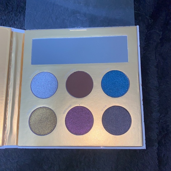 🦋 New Pür Midnight masquerade face palette! - Picture 2 of 4